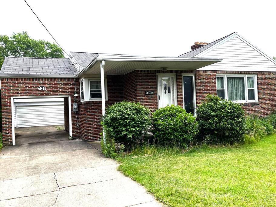 Entire Home In Buffalo - 6 Guests 3 Bedroom 1 Bath - Convenient Location - 25Min To Niagara Falls 외부 사진